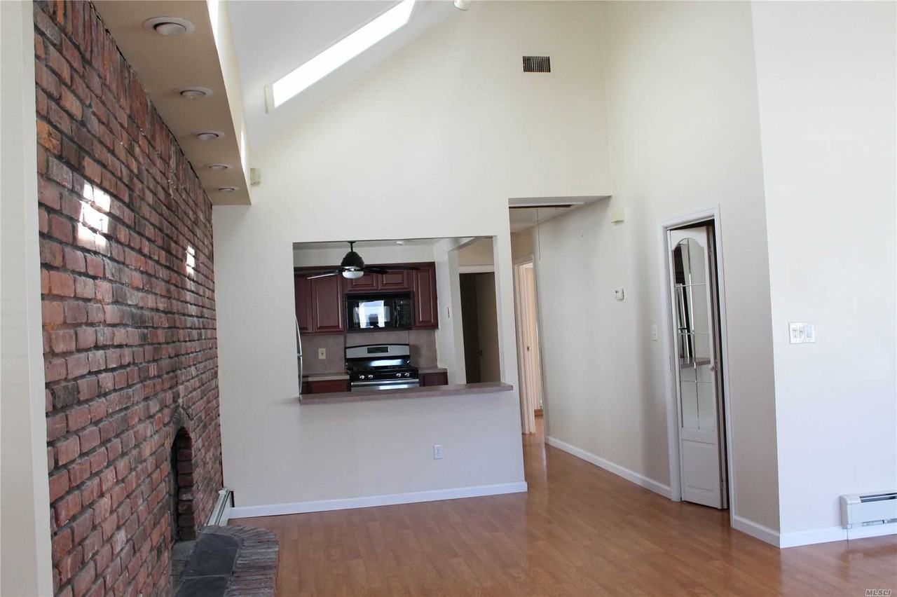 104 Wisconsin Street - Photo 6 of 10