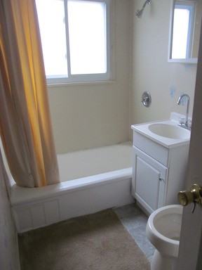 1215 Kinyon St - Photo 2 of 8