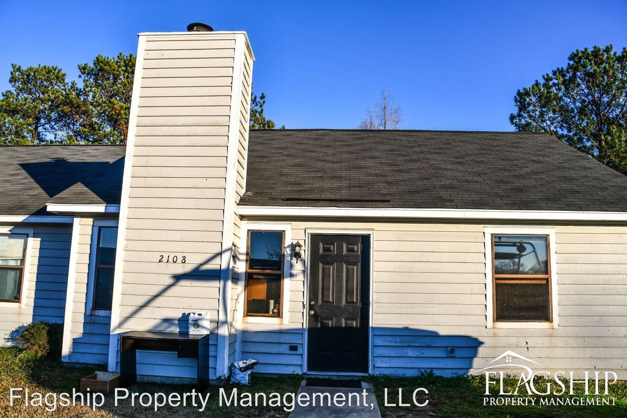 2108 E Third Street - Photo 3 of 11