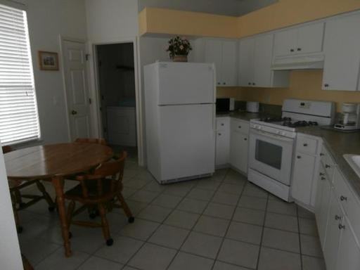 21927 King Henry Ave - Photo 3 of 7