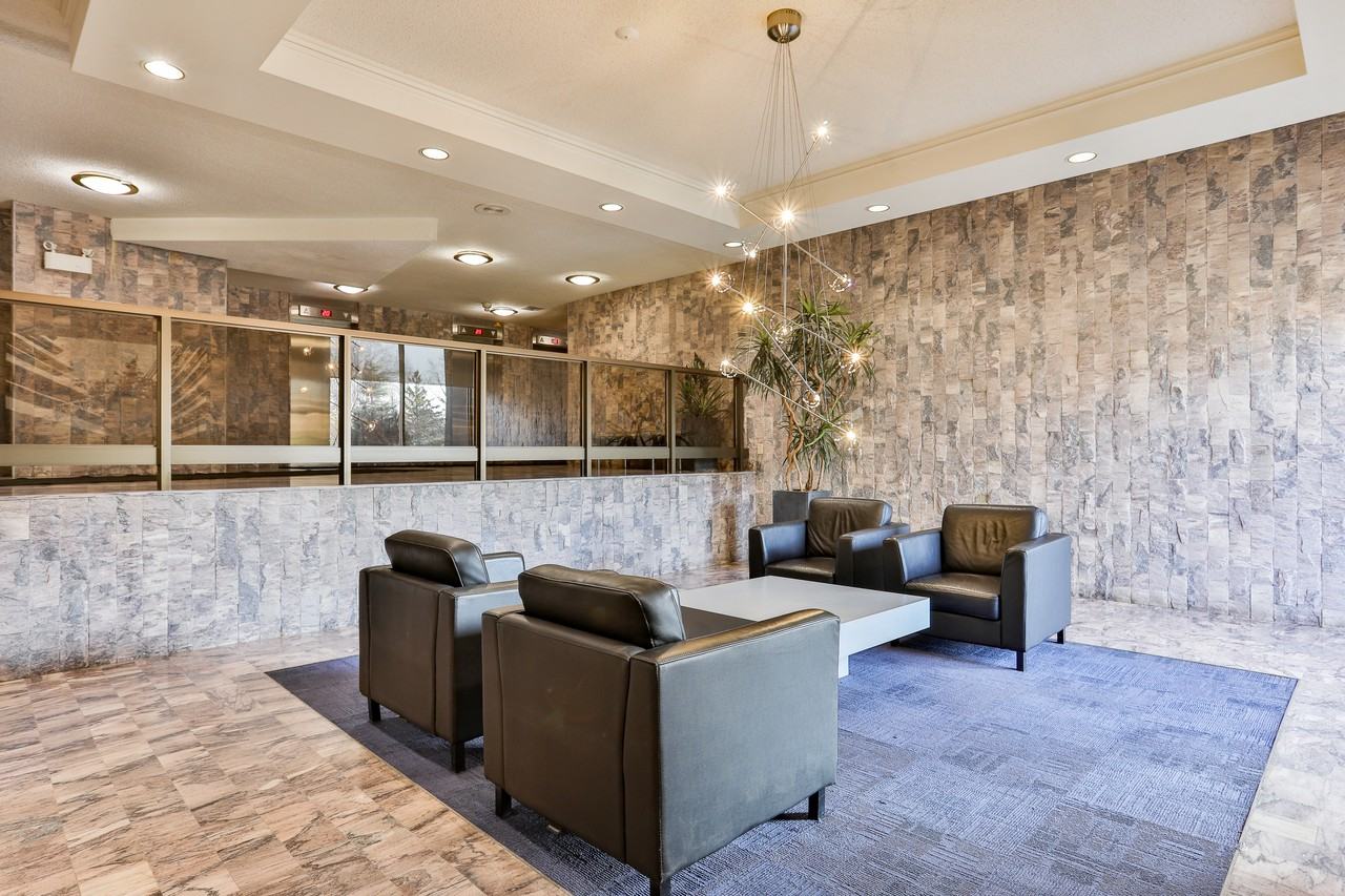 135 Antibes Drive ##502 - Photo 2 of 10