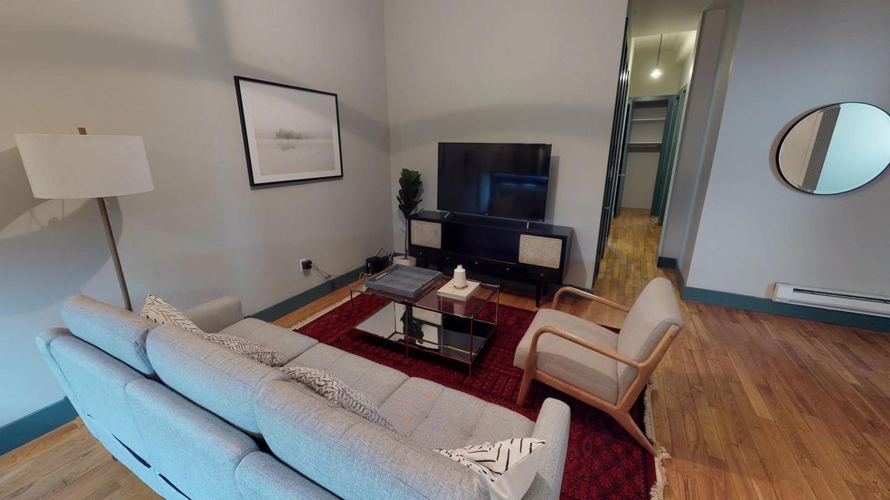 Classic Greenpoint apartment near McCarren Park Apartments in New York