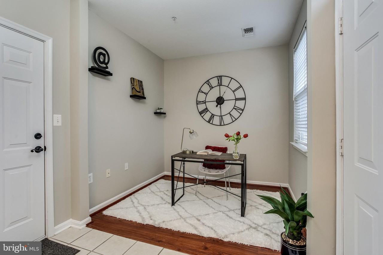 21784 Jarvis Square - Photo 5 of 30