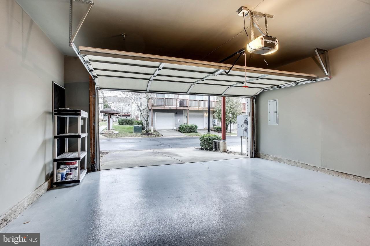21784 Jarvis Square - Photo 6 of 30