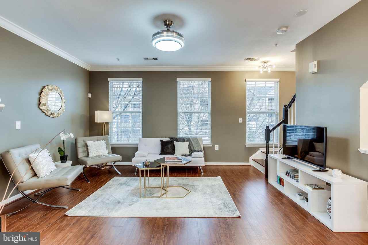 21784 Jarvis Square - Photo 7 of 30