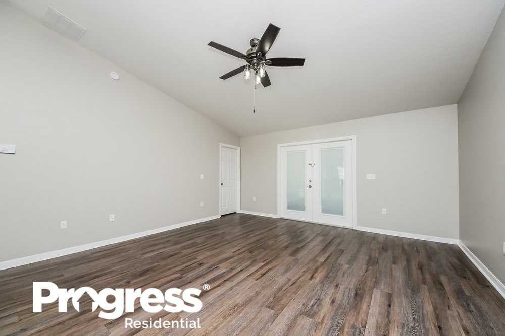 3617 Bristol Cove Ln - Photo 3 of 20