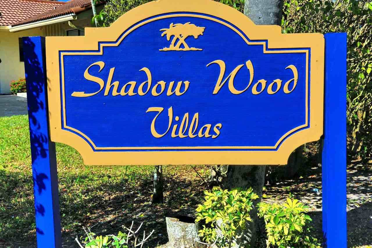 9584 Shadow Wood Lane - Photo 2 of 36