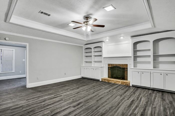 204 Waverly Place - Photo 2 of 11