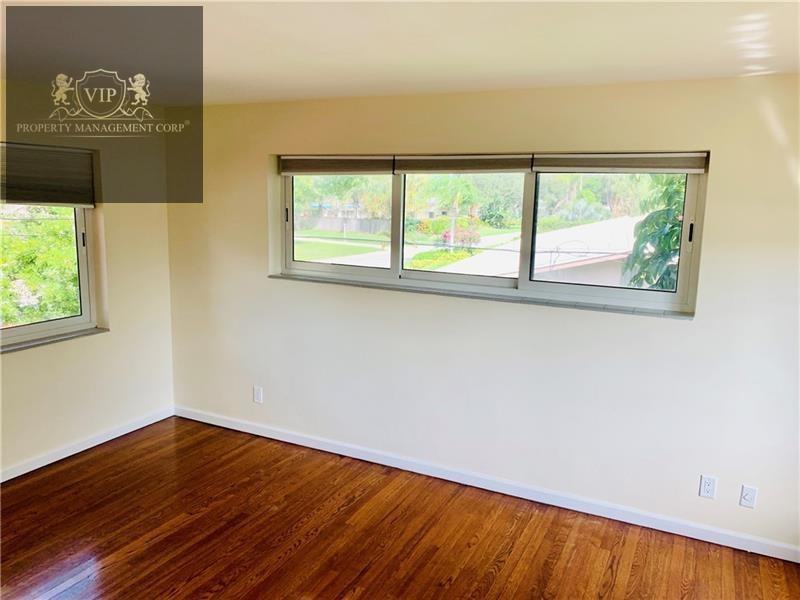 2614 Northeast 26th Terrace - Photo 2 of 16