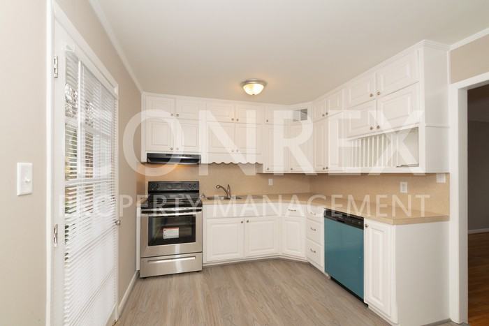 744 Vaughn Circle - Photo 3 of 10
