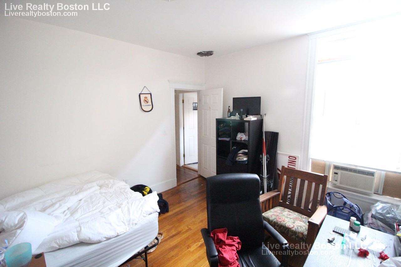 5 Saint Lukes Road - Photo 3 of 4