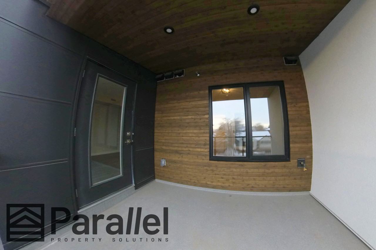 3375 15 St SW - Photo 2 of 4