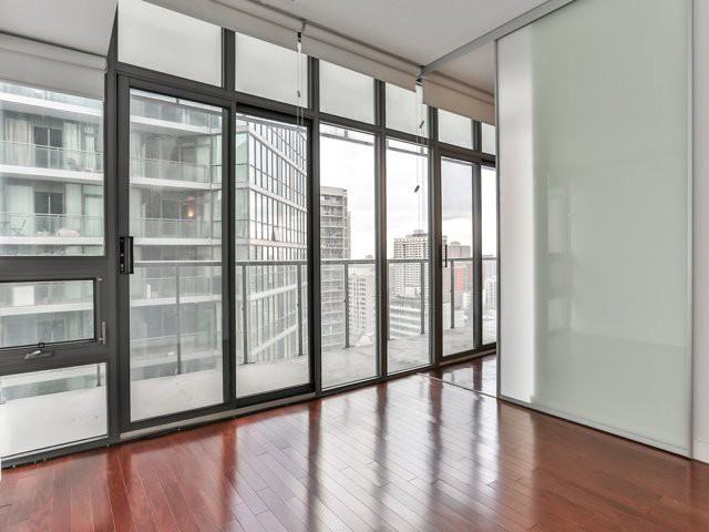 33 Charles Street East - Photo 3 of 15