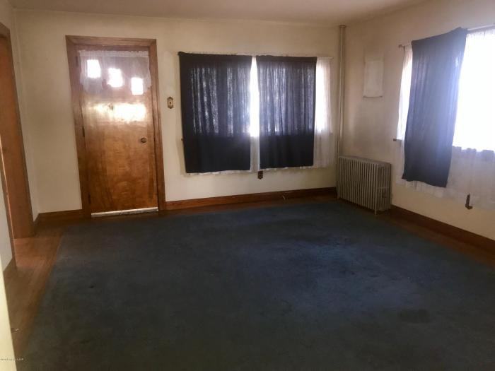 607 Exeter Avenue - Photo 3 of 6