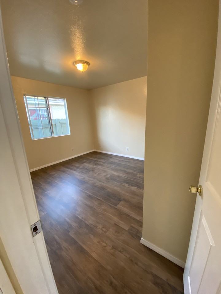 3538 W 108th St - Photo 3 of 6
