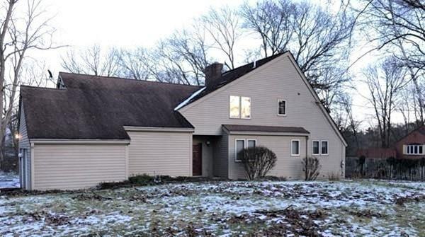 8 Pillings Pond Rd - Photo 2 of 17