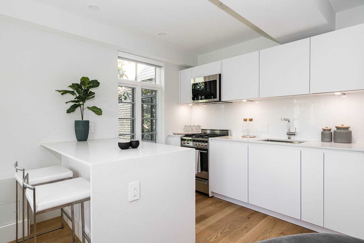 2900 Adams Mill - Photo 6 of 48