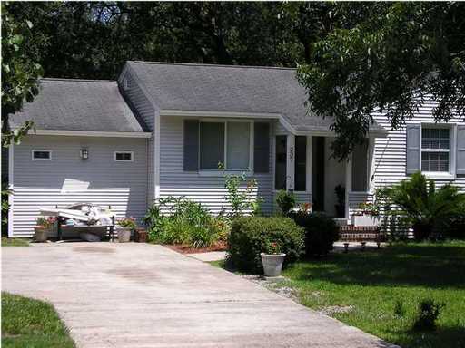 237 Bradley Dr - Photo 3 of 7