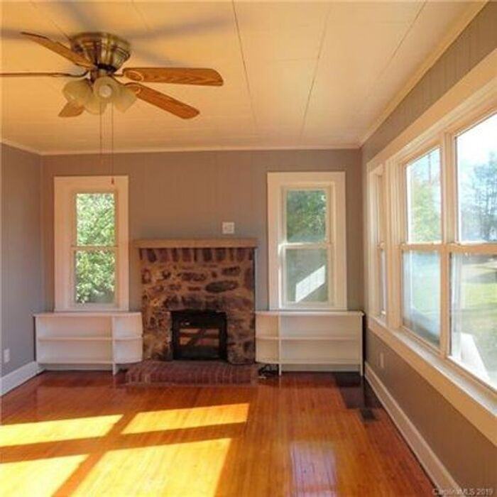 89 Leach Street - Photo 2 of 15