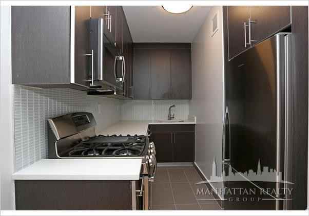 W 53rd St #305 - Photo 2 of 8