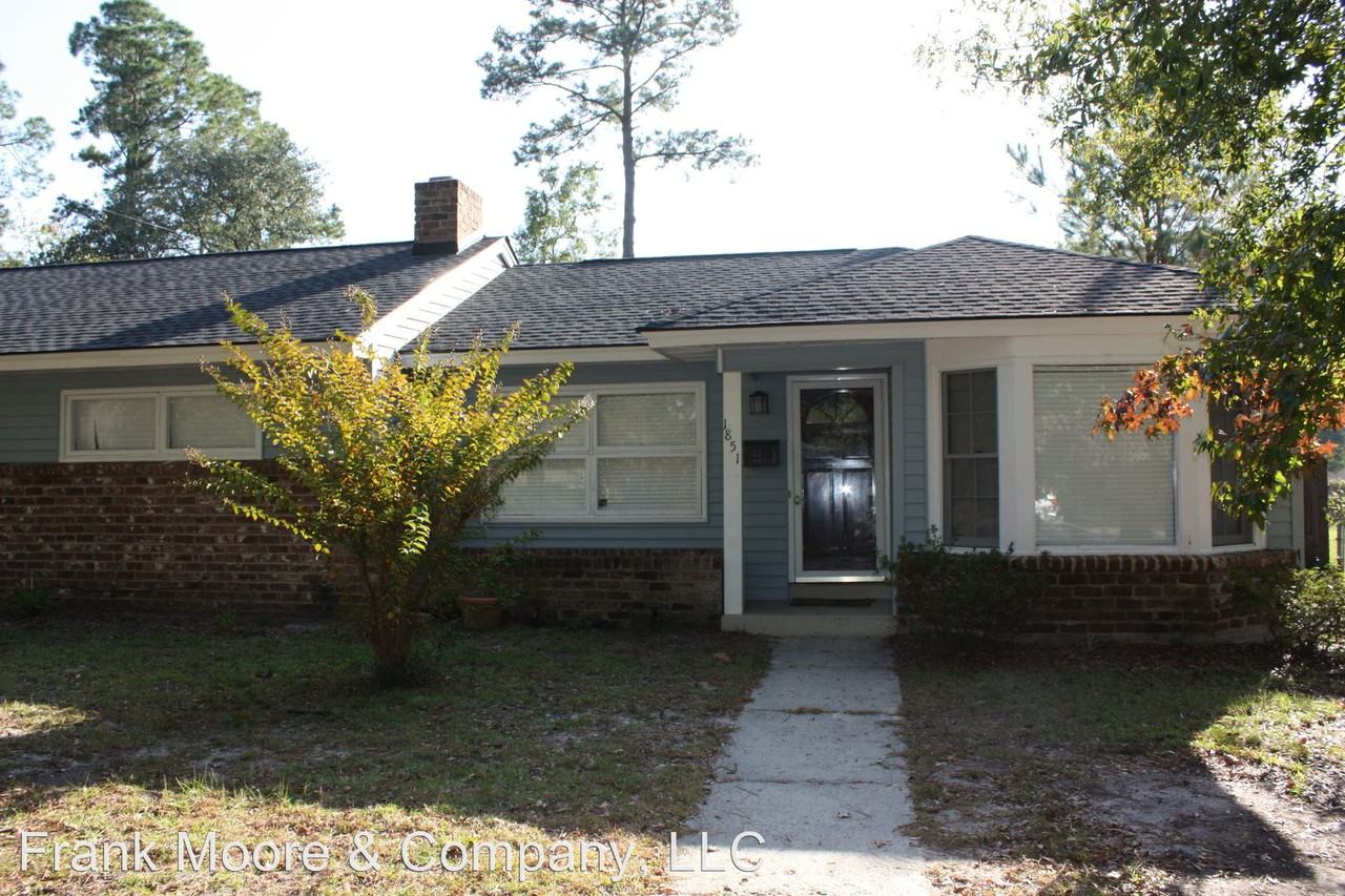 1851 Speir St - Photo 2 of 25