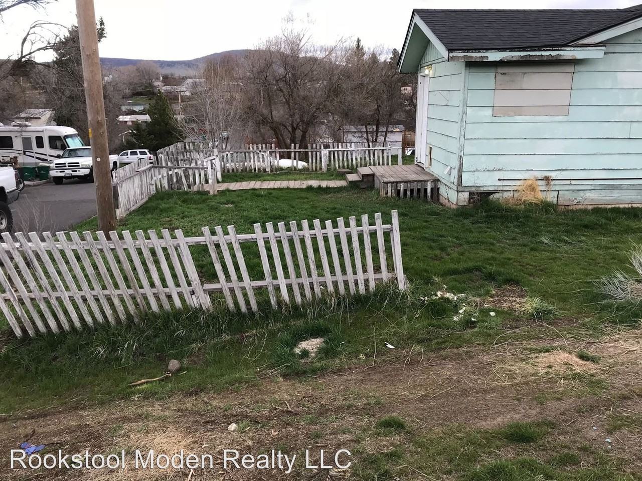 220 Doty - Photo 3 of 20