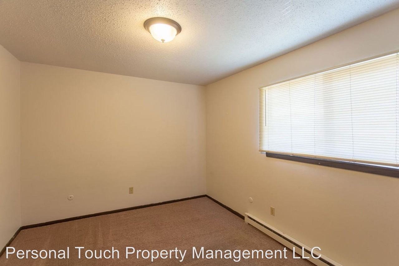 425 5th St. SE - Photo 3 of 5