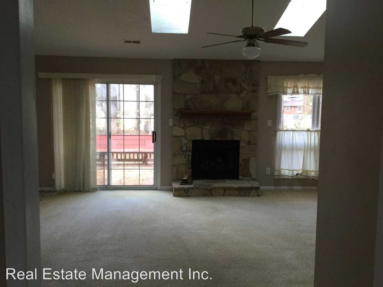 105 Norman Ct - Photo 3 of 17