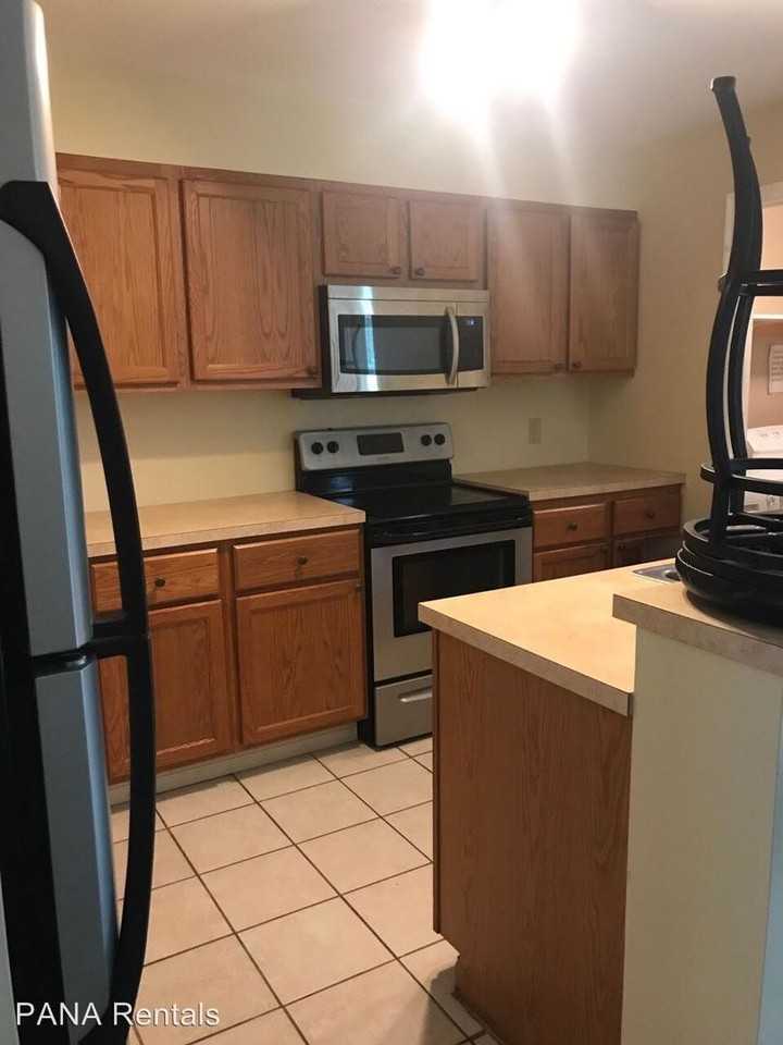 405 Peters Way - Photo 2 of 9