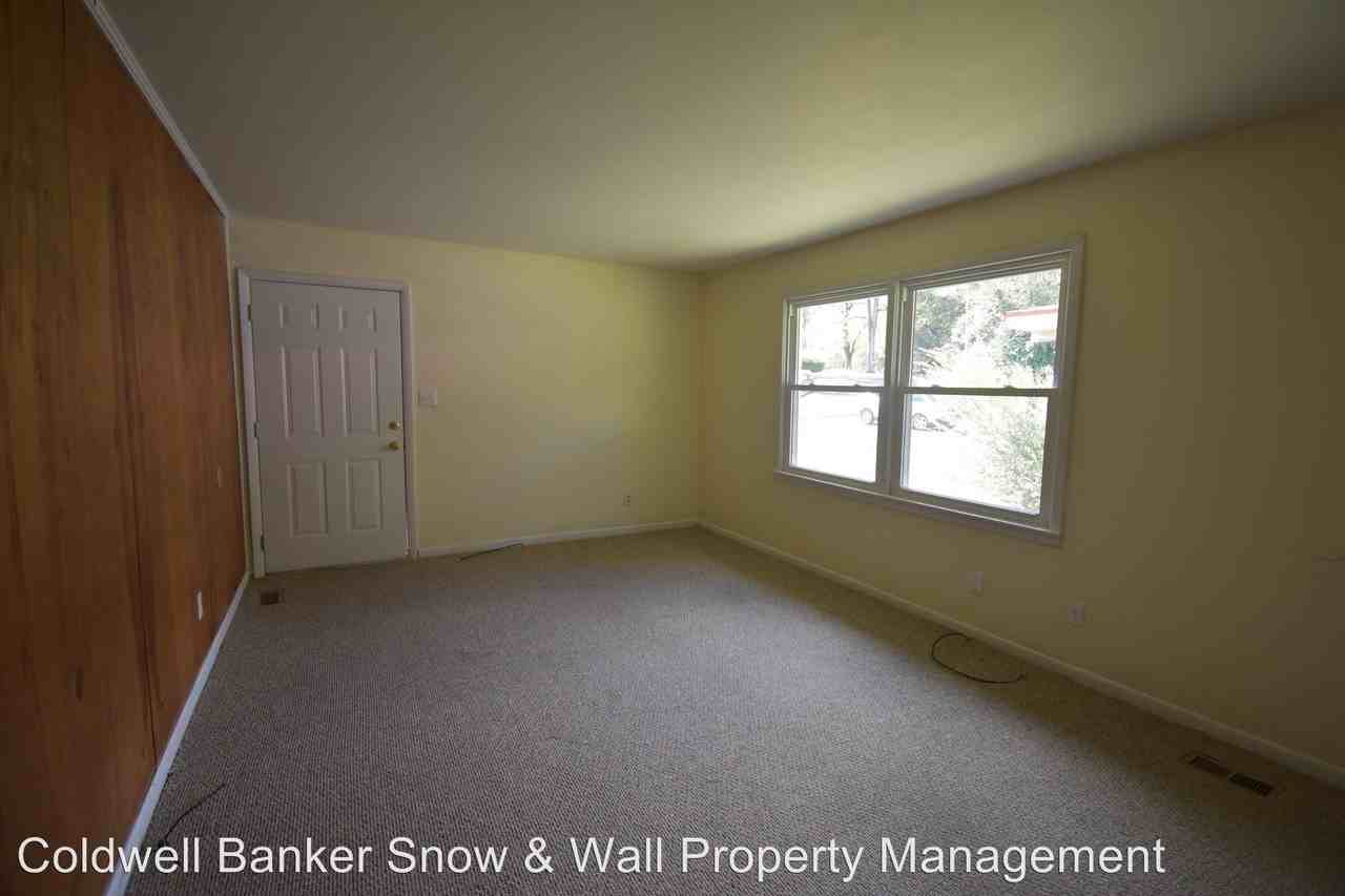 103 Chamberlain Circle - Photo 3 of 9