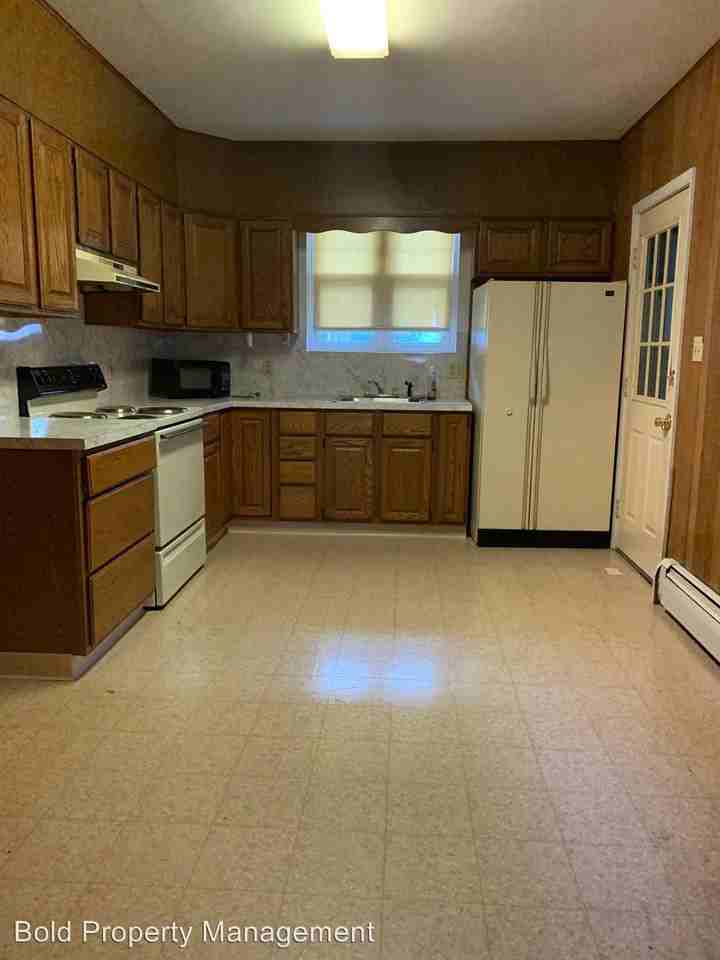 540 S 6th St. - Photo 3 of 9