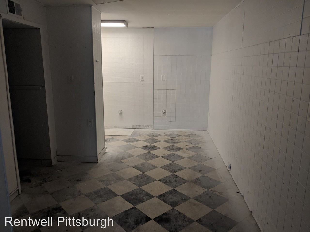 1810 Brownsville Rd - Photo 3 of 5