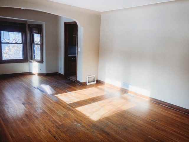 5022 49 Th Ave N - Photo 3 of 18