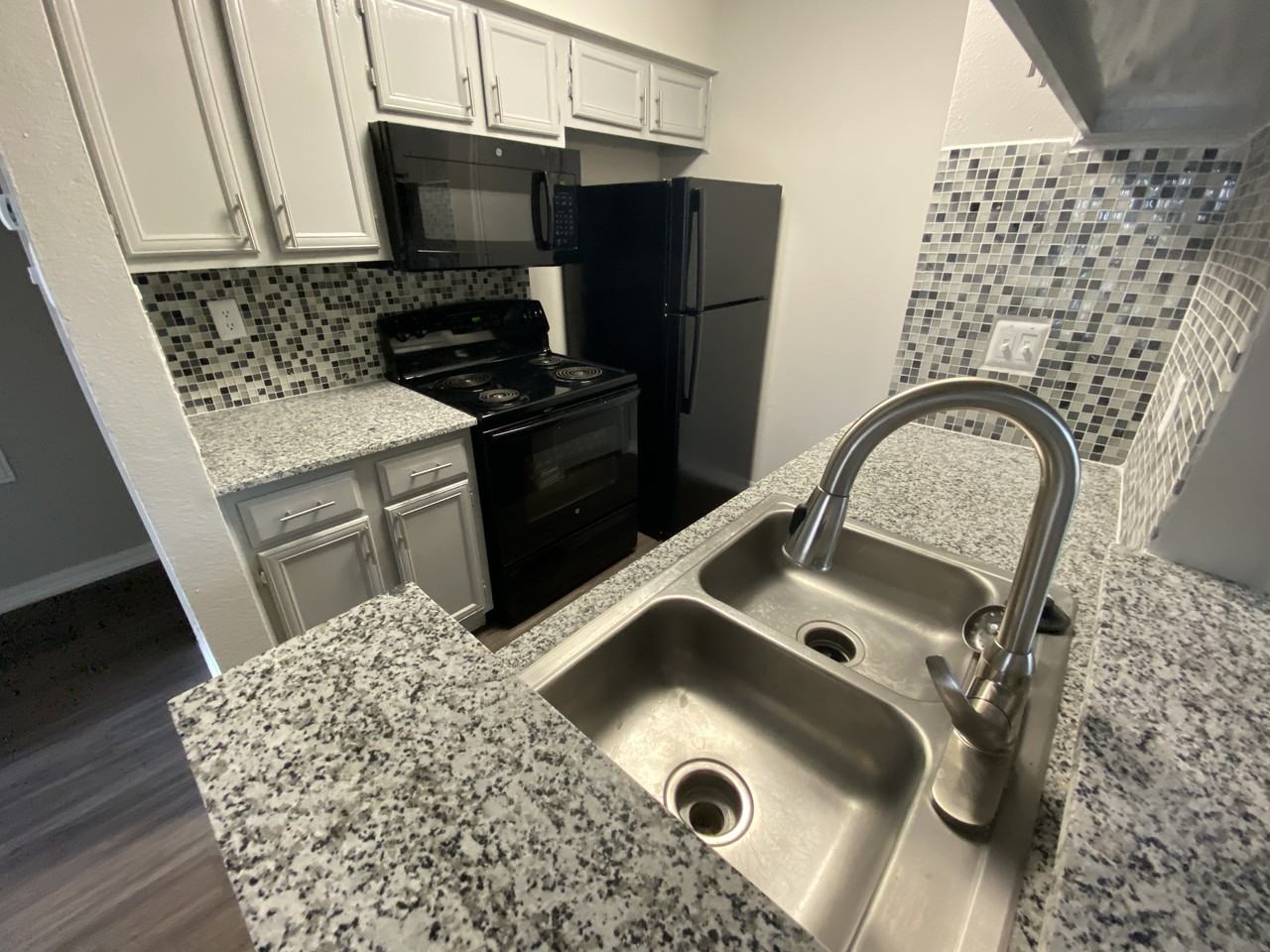 1001 West Stassney Lane ##490 - Photo 3 of 4