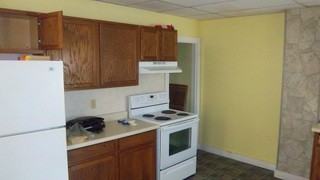 429 E State St - Photo 2 of 10