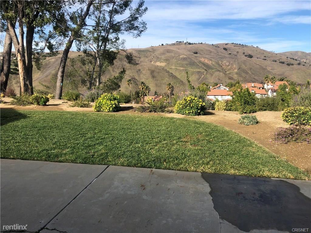 26213 Adamor Rd - Photo 3 of 10