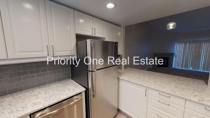 2876 Englewood Way - Photo 2 of 23