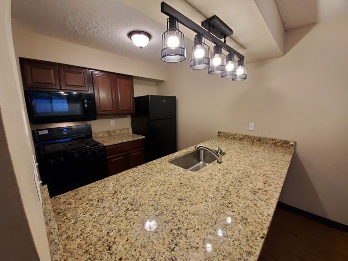 1110 East Mckinley Avenue - Photo 3 of 14