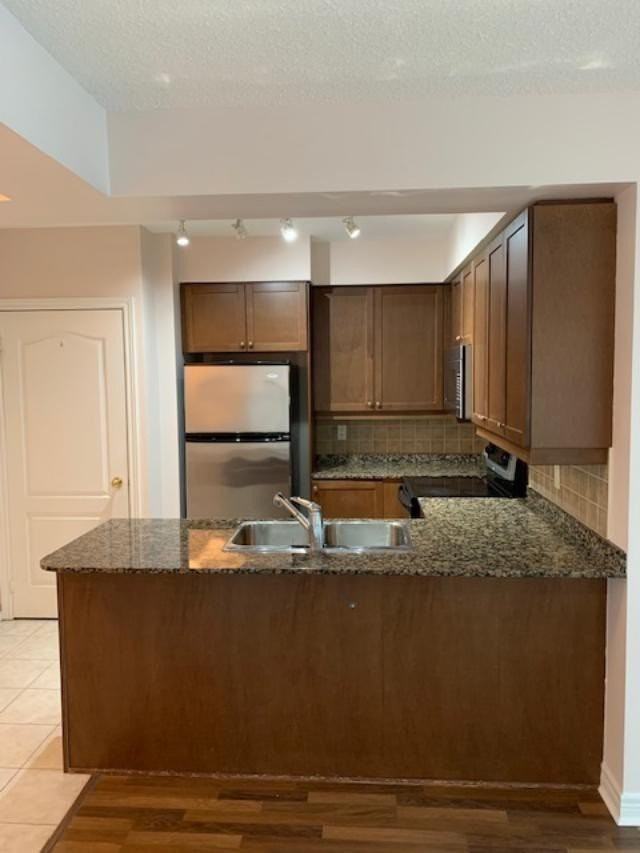 100 Promenade Circle - Photo 3 of 11