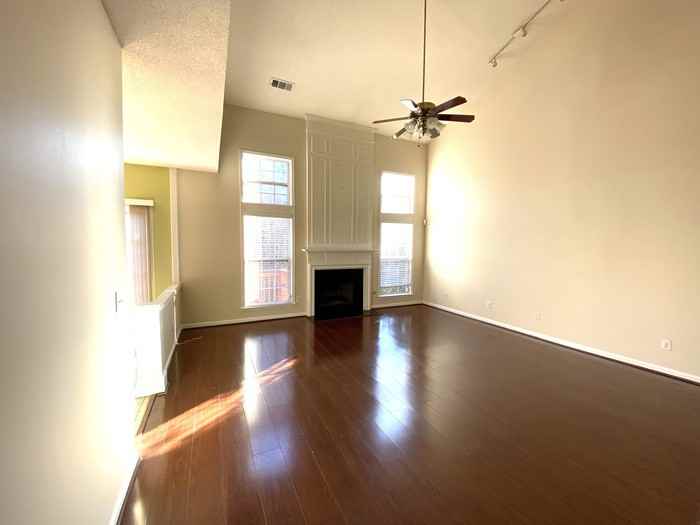 13596 Weycroft Circle - Photo 3 of 24