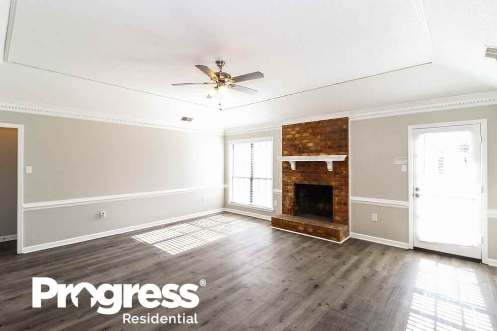 6311 Barwick Dr - Photo 3 of 15