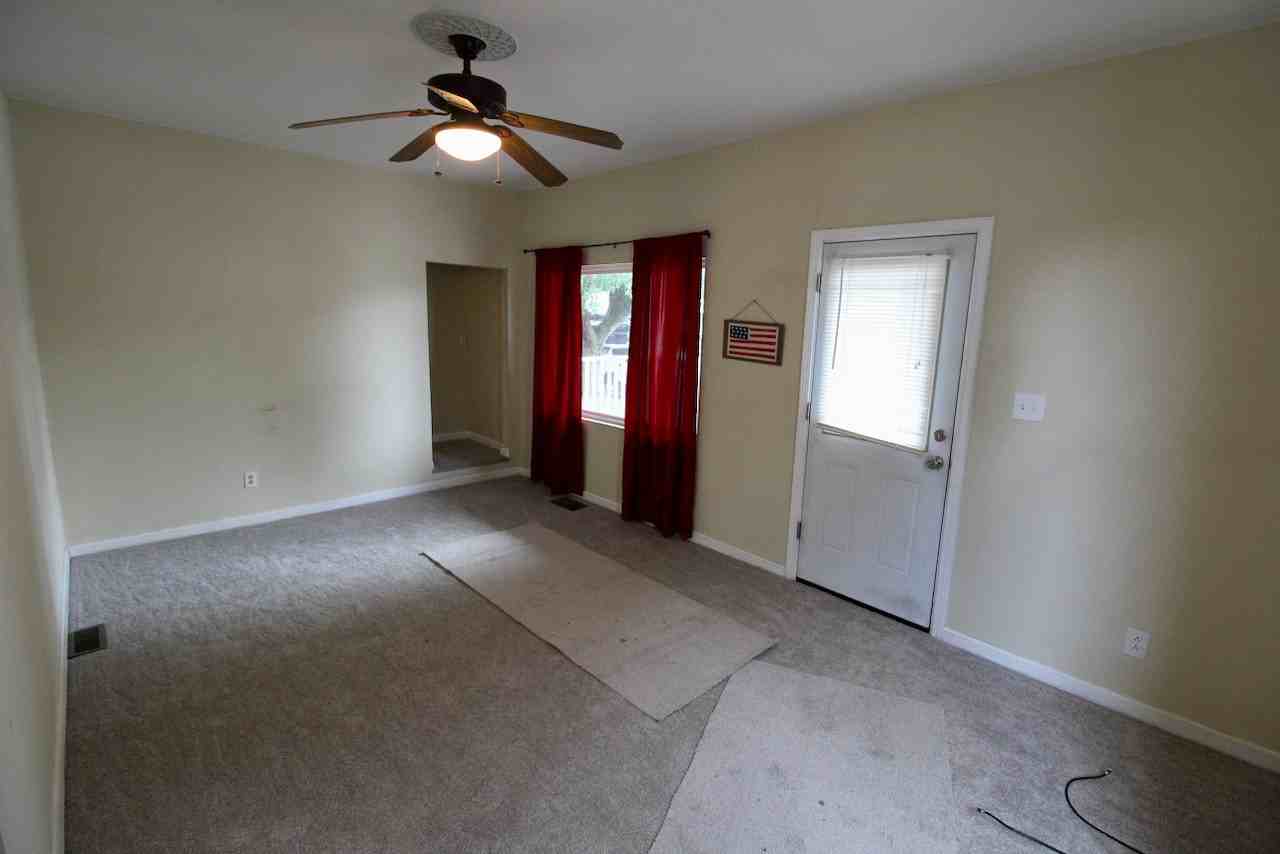 2504 W Delaware St - Photo 2 of 10