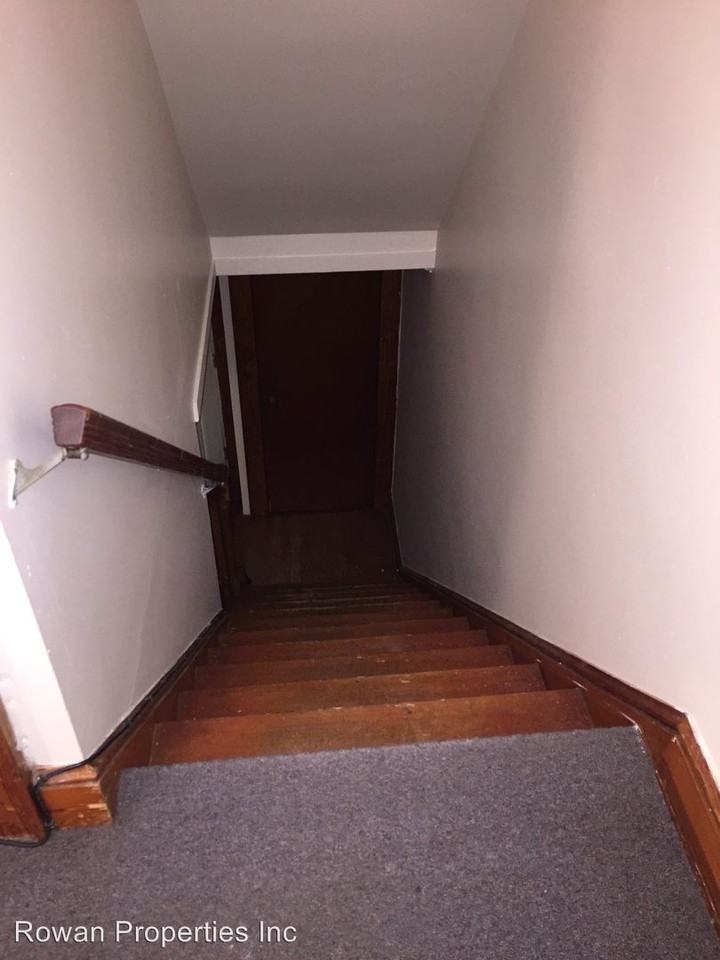 107 S Walnut Street - Photo 3 of 10