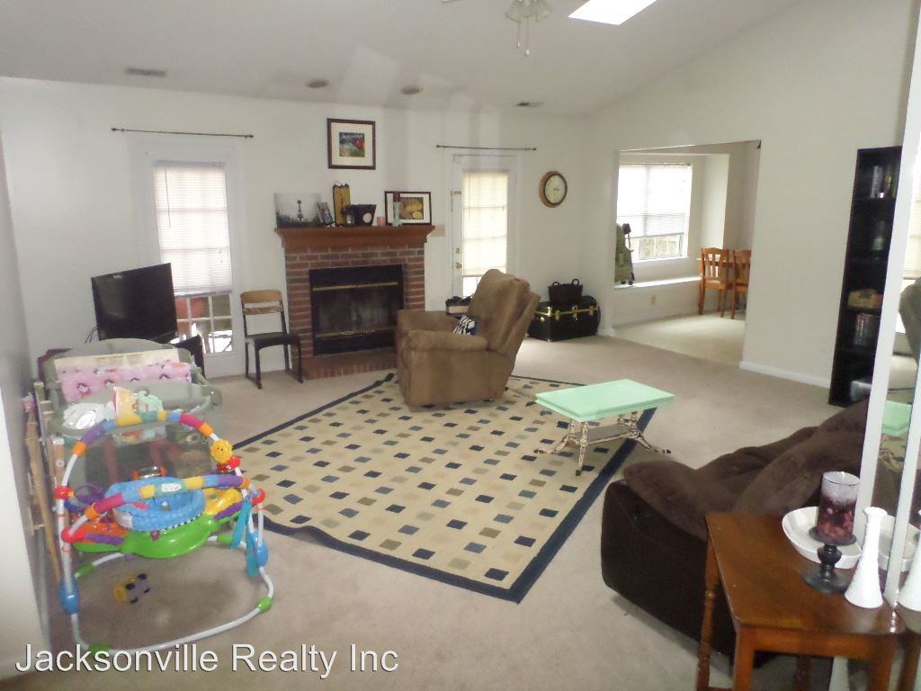 106 W. Cameron Ct. - Photo 2 of 11