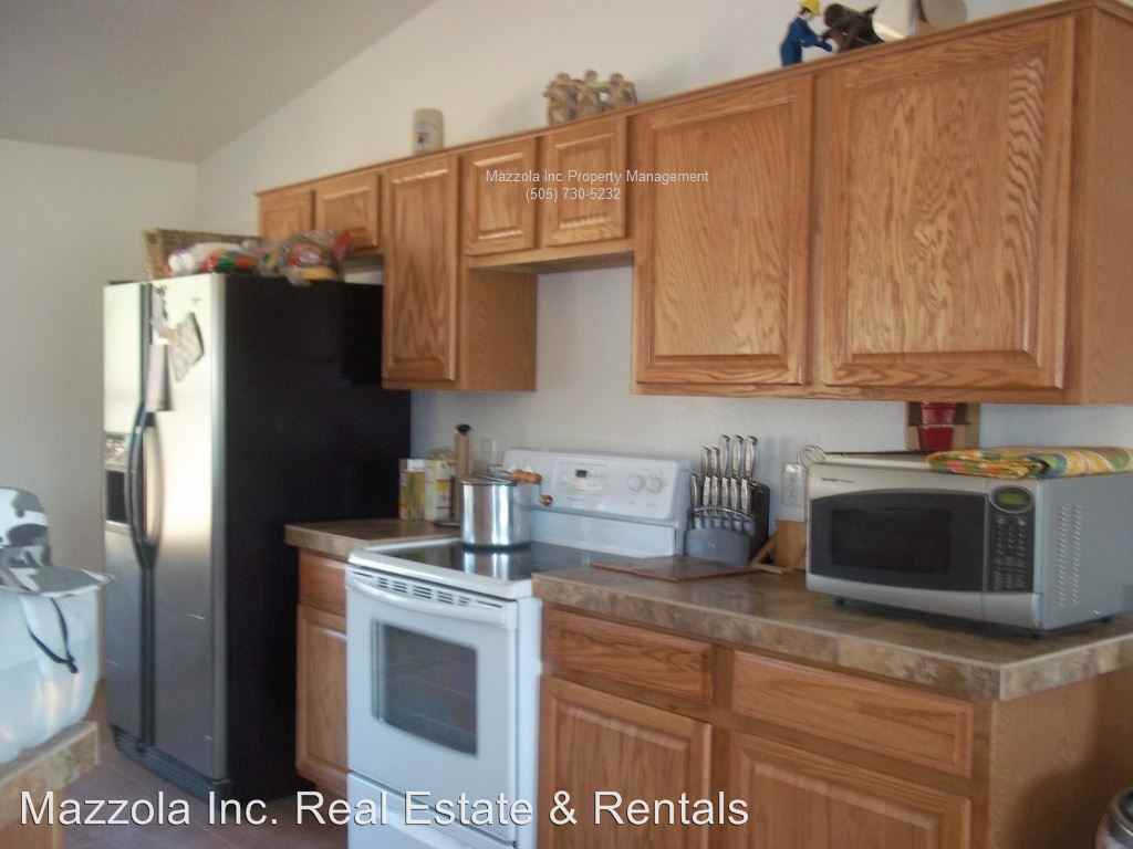 4 Hilburn Ct - Photo 3 of 12