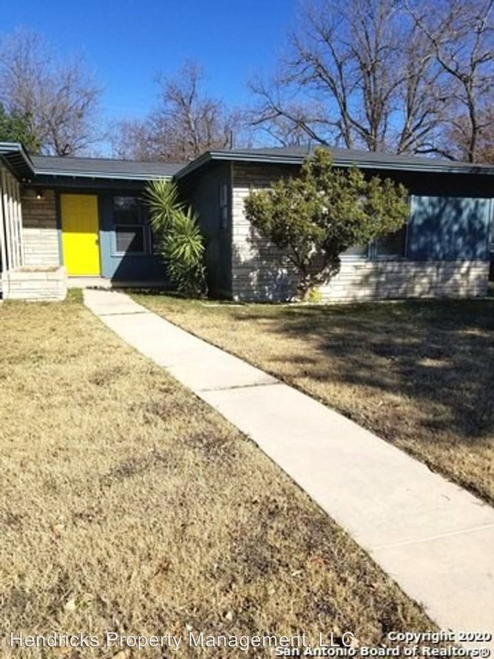 219 Radiance Avenue - Photo 2 of 13