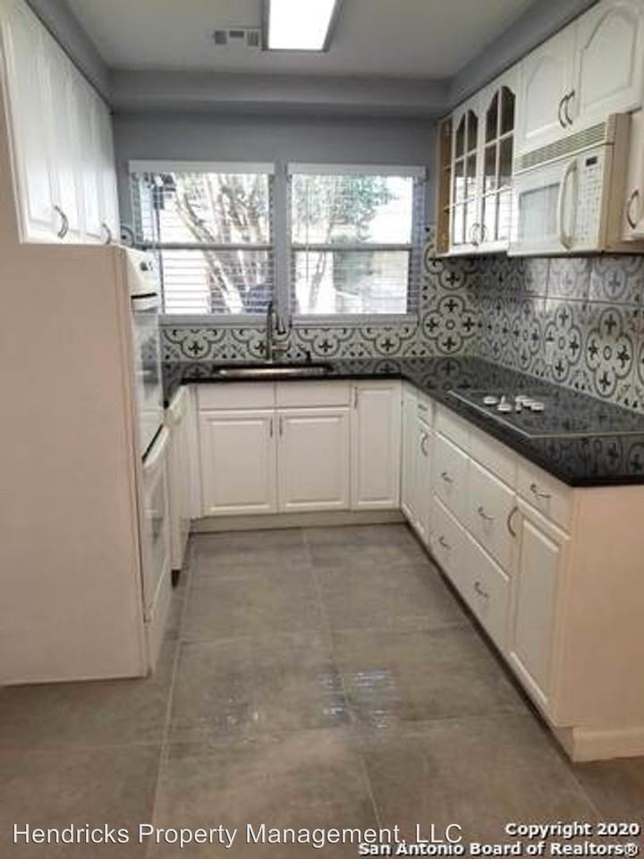 219 Radiance Avenue - Photo 3 of 13