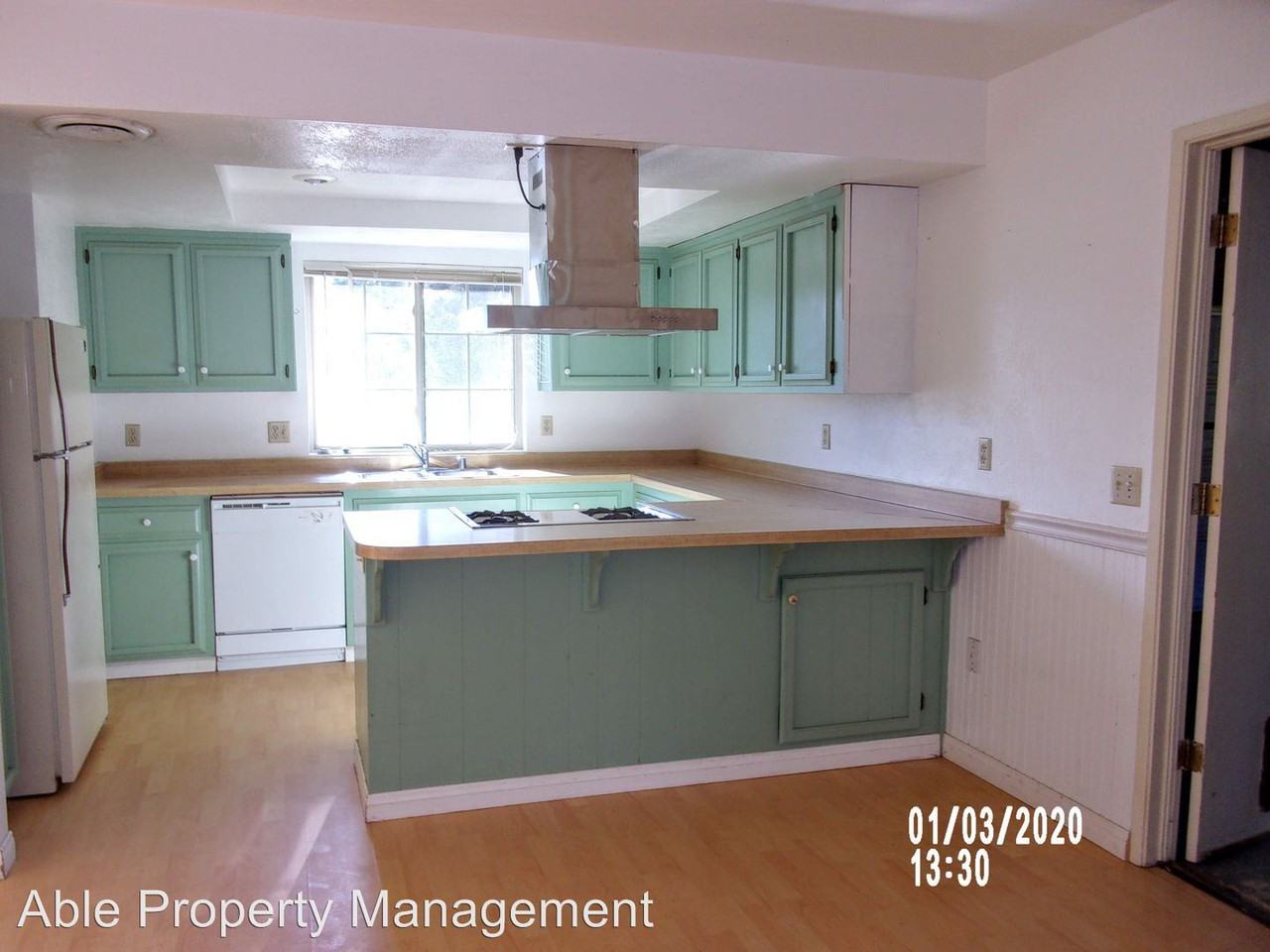 142 Sycamore Dr - Photo 2 of 9