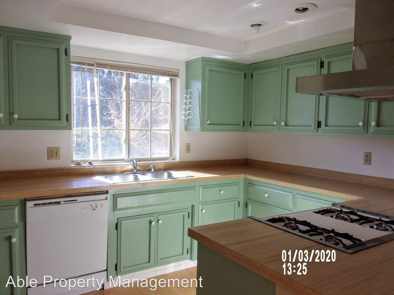 142 Sycamore Dr - Photo 3 of 9