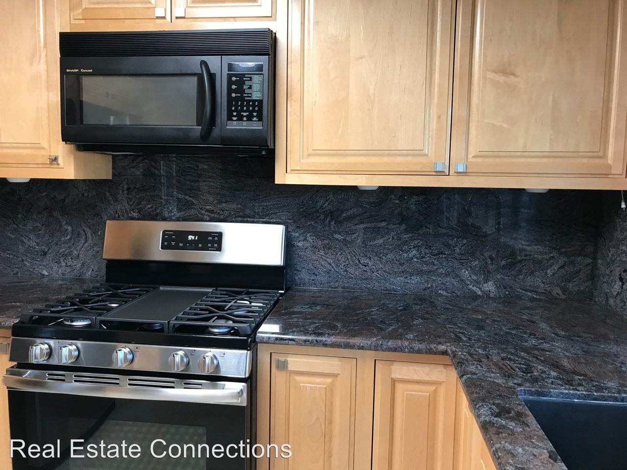 5563 Oakhurst Court - Photo 3 of 19